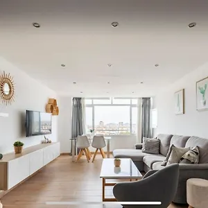 https://apartamento-en-los-boliches-fuengirola-29640.1costadelsol.com